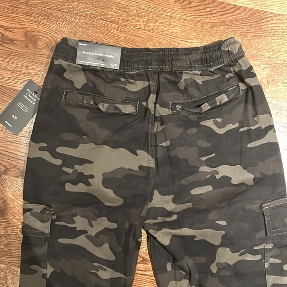 Men’s Bluenotes Relaxed Cargo Joggers - Picture 6 of 6
